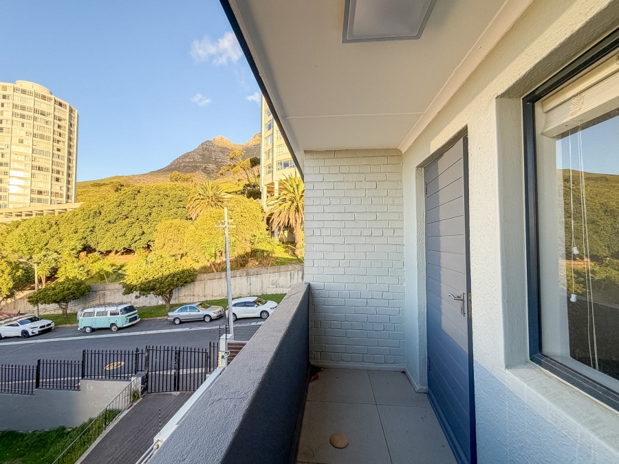 1 Bedroom Property for Sale in Vredehoek Western Cape